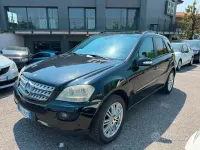 Usata Mercedes ML320 224 CV (164 kW) 2006 Nero SUV