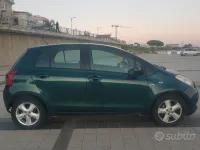 Usata Toyota Yaris 90 CV (66 kW) 2006 Verde Utilitaria