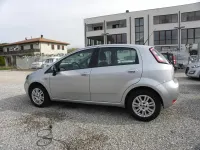 Usata Fiat Punto Lounge 75 CV (55 kW) 2013 Argento Utilitaria