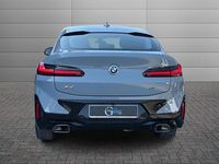 Begagnad BMW X4 M Sport 190 HK (139 kW) 2024 Grå SUV