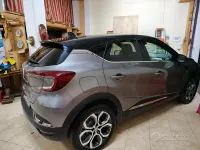 Usata Renault Captur 100 CV (73 kW) 2023 Grigio SUV