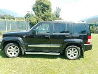 Usata Jeep Cherokee 177 CV (130 kW) 2009 Nero SUV
