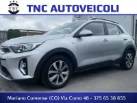 Usata Kia Stonic Style 84 CV (61 kW) 2022 Argento SUV