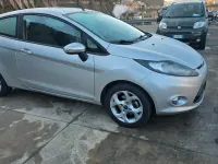 Usata Ford Fiesta Titanium 82 CV (60 kW) 2012 Argento Berlina