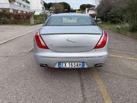 Usata Jaguar XJ Premium Luxury 275 CV (202 kW) 2014 Argento Berlina