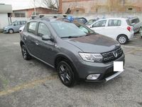 Usata Dacia Sandero Stepway 90 CV (66 kW) 2017 Grigio scuro metallizzato Utilitaria