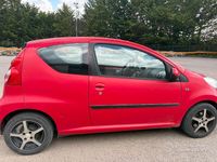 Usata Peugeot 107 68 CV (50 kW) 2009 Rosso Utilitaria