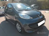 Usata Peugeot 107 68 CV (50 kW) 2009 Grigio Utilitaria