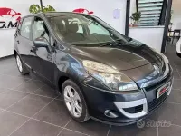 Usata Renault Scénic Dynamique 110 CV (80 kW) 2010 Grigio Monovolume