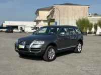 Usata VW Touareg 224 CV (164 kW) 2006 Grigio SUV