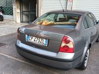 Usata VW Passat 75 CV (55 kW) 2004 Grigio Berlina