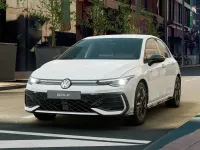 Nuova VW Golf VIII R-line Plus 150 CV (110 kW) 2026 Dolphin grey metallizzato Berlina