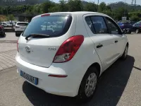 Usata Hyundai i20 Edition 84 CV (61 kW) 2012 Bianco Utilitaria