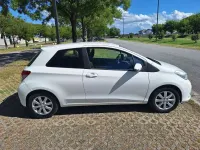 Usata Toyota Yaris Active 69 CV (50 kW) 2013 Bianco Utilitaria