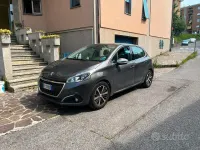 Usata Peugeot 208 Allure 82 CV (60 kW) 2018 Grigio Utilitaria