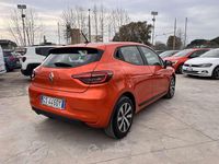 Usata Renault Clio V Equilibre 67 CV (49 kW) 2023 Arancione Berlina