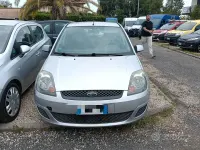 Usata Ford Fiesta Ghia 75 CV (55 kW) 2006 Grigio Utilitaria