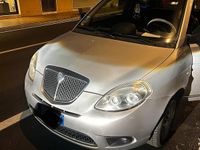 Usata Lancia Ypsilon 69 CV (50 kW) 2011 Grigio Utilitaria