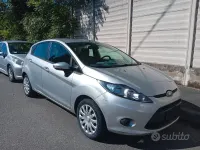 Usata Ford Fiesta 60 CV (44 kW) 2011 Grigio Berlina