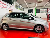 Usata Mercedes B180 Premium 109 CV (80 kW) 2010 Grigio Monovolume