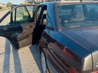 Usata Mercedes 190 109 CV (80 kW) 1992 Nero Berlina