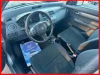 Usata Suzuki Swift GL 92 CV (67 kW) 2006 Grigio Utilitaria