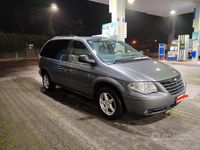 Usata Chrysler Voyager 105 CV (77 kW) 2007 Grigio Monovolume