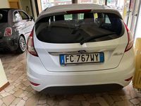 Usata Ford Fiesta Titanium 75 CV (55 kW) 2016 Bianco Utilitaria
