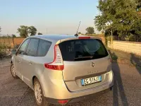 Usata Renault Scénic III 110 CV (80 kW) 2011 Grigio Monovolume