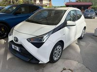 Usata Toyota Aygo Business Edition 72 CV (52 kW) 2019 Bianco Utilitaria
