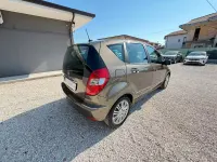 Usata Mercedes A180 Elegance 109 CV (80 kW) 2012 Marrone Utilitaria