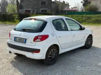 Usata Peugeot 206 57 CV (41 kW) 2012 Bianco Berlina