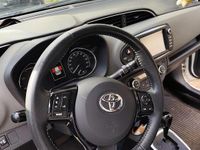 Usata Toyota Yaris Hybrid 65 CV (47 kW) 2019 Bianco Utilitaria