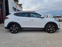 usata Hyundai Tucson 1.6 CRDi 136CV-TETTO*LED*CAM