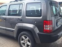 Usata Jeep Cherokee Sport 200 CV (147 kW) 2012 Grigio SUV