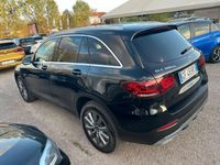 Usata Mercedes GLC300e Business 194 CV (142 kW) 2021 Nero Station wagon