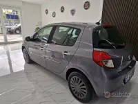 Usata Renault Clio Luxe 75 CV (55 kW) 2010 Grigio Utilitaria