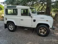 Usata Land Rover Defender 122 CV (89 kW) 2009 Bianco Station wagon