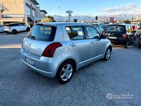 Usata Suzuki Swift 70 CV (51 kW) 2006 Grigio Utilitaria