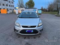 Usata Ford Focus 90 CV (66 kW) 2008 Grigio Station wagon