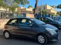 Usata Toyota Yaris Active 69 CV (50 kW) 2012 Grigio Utilitaria