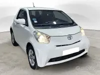 Usata Toyota iQ Sol 68 CV (50 kW) 2010 Bianco Utilitaria