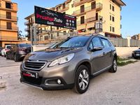 Usata Peugeot 2008 Allure 100 CV (73 kW) 2015 Oro SUV