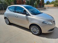 Usata Lancia Ypsilon 69 CV (50 kW) 2013 Grigio Utilitaria