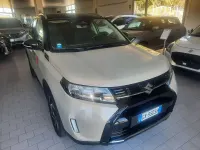 Usata Suzuki Vitara 102 CV (75 kW) 2025 Avorio tetto nero SUV