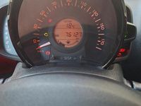 Usata Toyota Aygo Play 69 CV (50 kW) 2015 Rosso Utilitaria