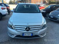 Usata Mercedes B200 135 CV (99 kW) 2012 Grigio Monovolume