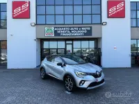 Usata Renault Captur Techno 101 CV (74 kW) 2023 Grigio SUV