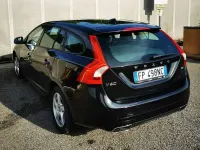 Usata Volvo V60 120 CV (88 kW) 2018 Nero Station wagon