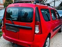 Usata Dacia Logan MCV Lauréate 84 CV (61 kW) 2011 Rosso Station wagon